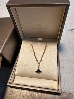 Bulgari Divas dream melachite rose gold bracelet